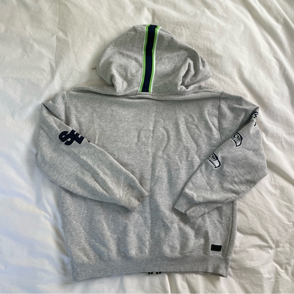 Seahawks Women’s Gray Zip Hoodie - Picture 5 of 6